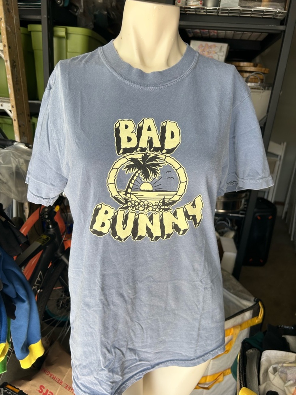 Official Bad Bunny Worlds Hottest Tour 2022 Shirt Size small  as is condition